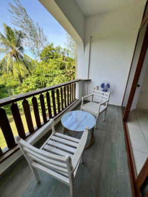 Zuri Beachfront Studio